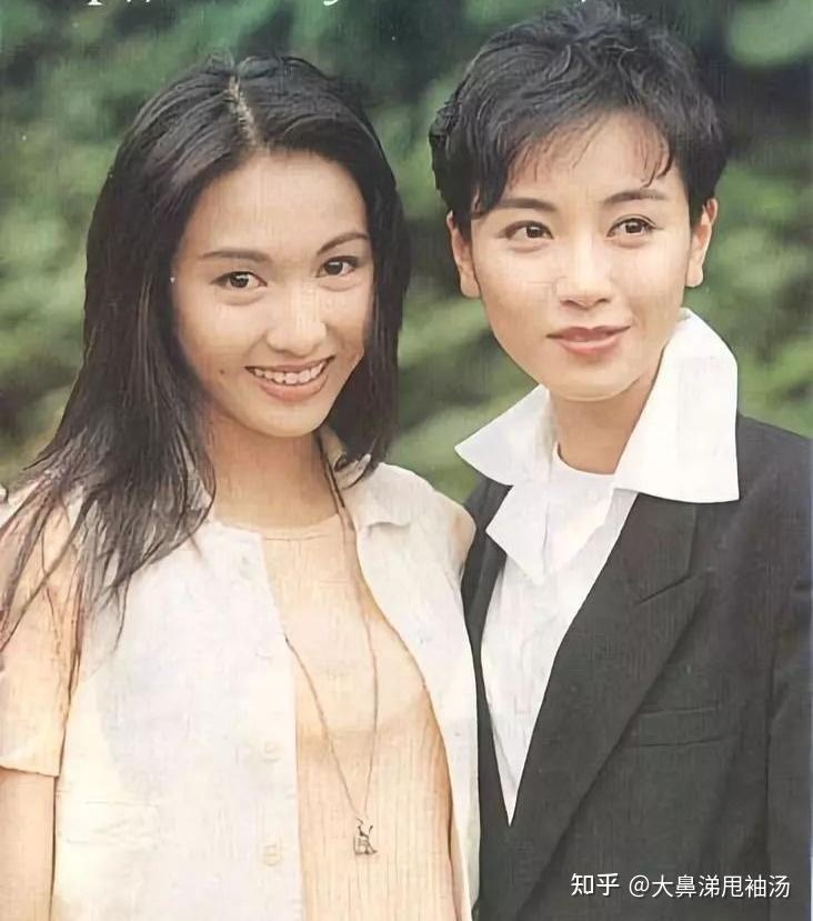 51岁袁洁莹罕见露面脸部凹陷骨瘦如柴否认退圈自称被退休