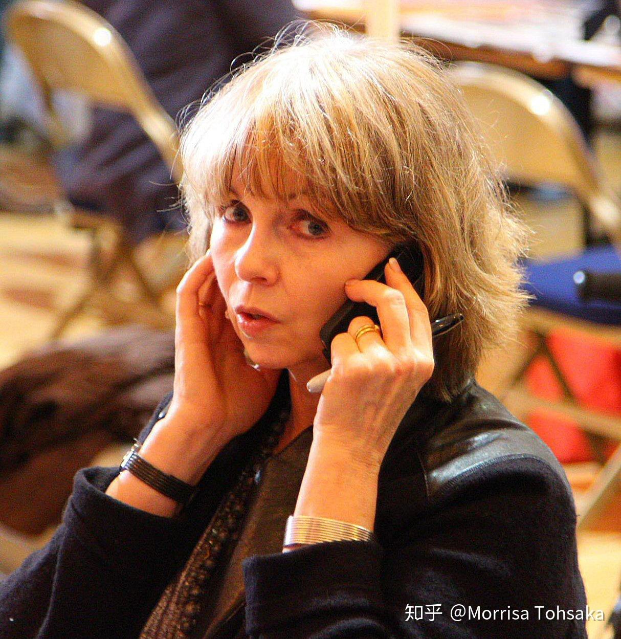 仙女近照(摄于2014年)国家肖像馆收藏的她的画像※译注:莎拉·沃德的