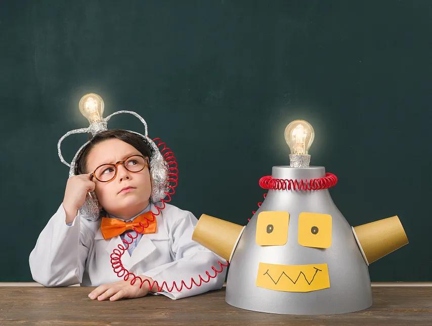 学会观察和思考自己的思维过程,会多维度思考,评估和检查,再不断进行