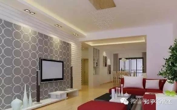 这个更简单了,因为有过道,用长城板做l造型,中间贴上喜欢的壁纸忌可