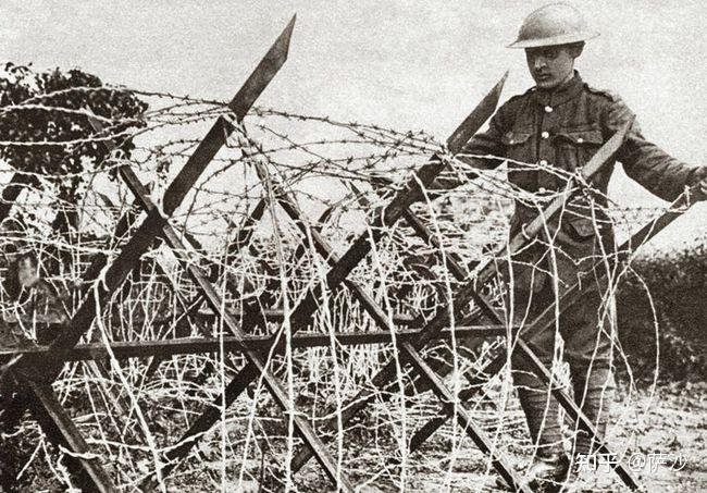 一战二战有什么不起眼的大杀器1867年11月24日格利登发明铁丝网