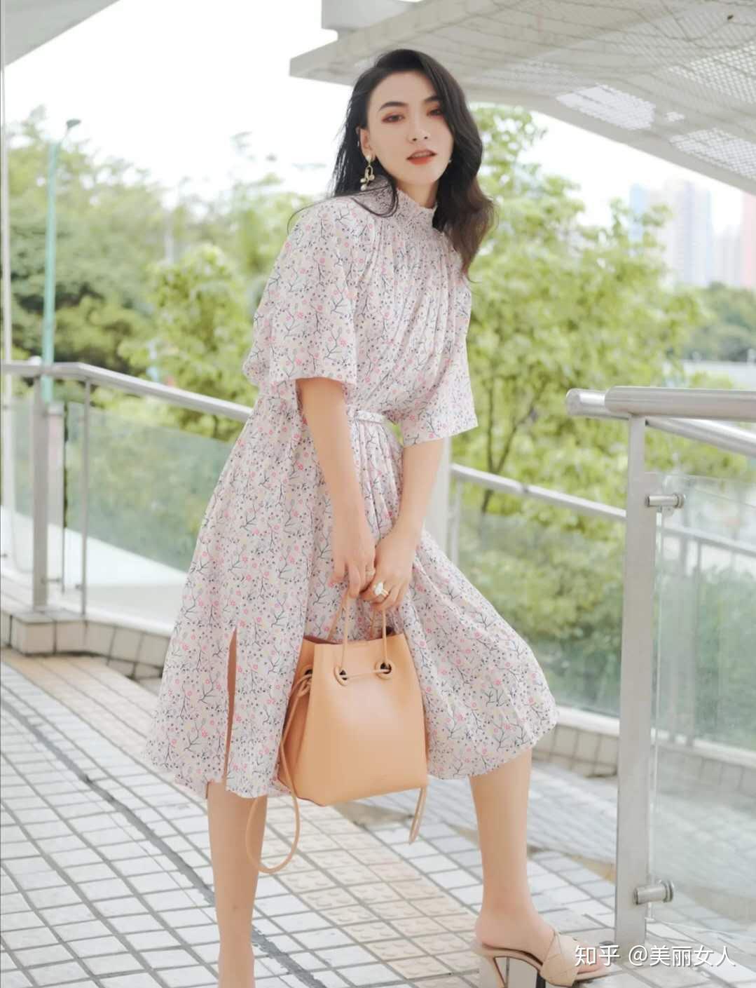 碎花连衣裙搭配什么鞋好看图片