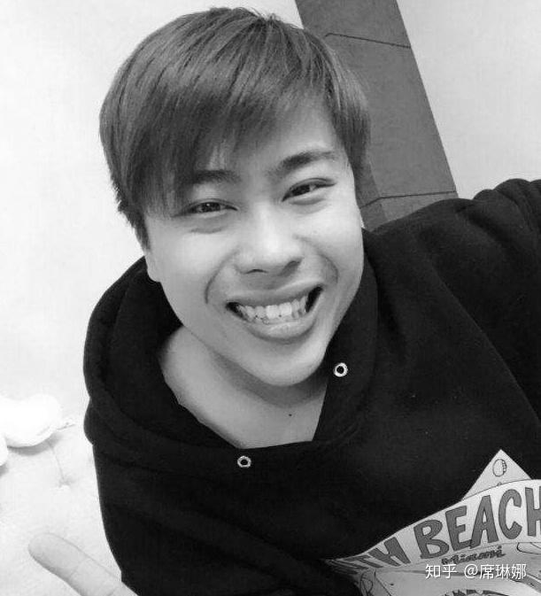 当卢本伟成为一种性癖卢氏认知错别症正在肆虐全球