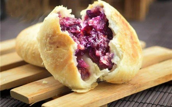 丽江小吃鲜花饼