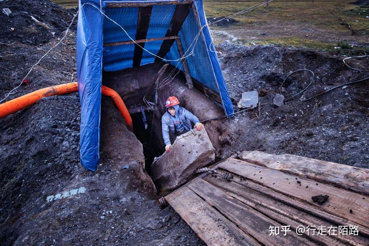 蒙古黑矿工十万牧民放弃游牧挖矿12小时日入60元