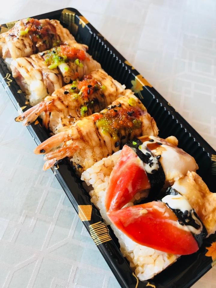 早饭炙烤北极贝根本咬不动 除了红金枪啥寿司 也吃不了 塞牙塞的恶心