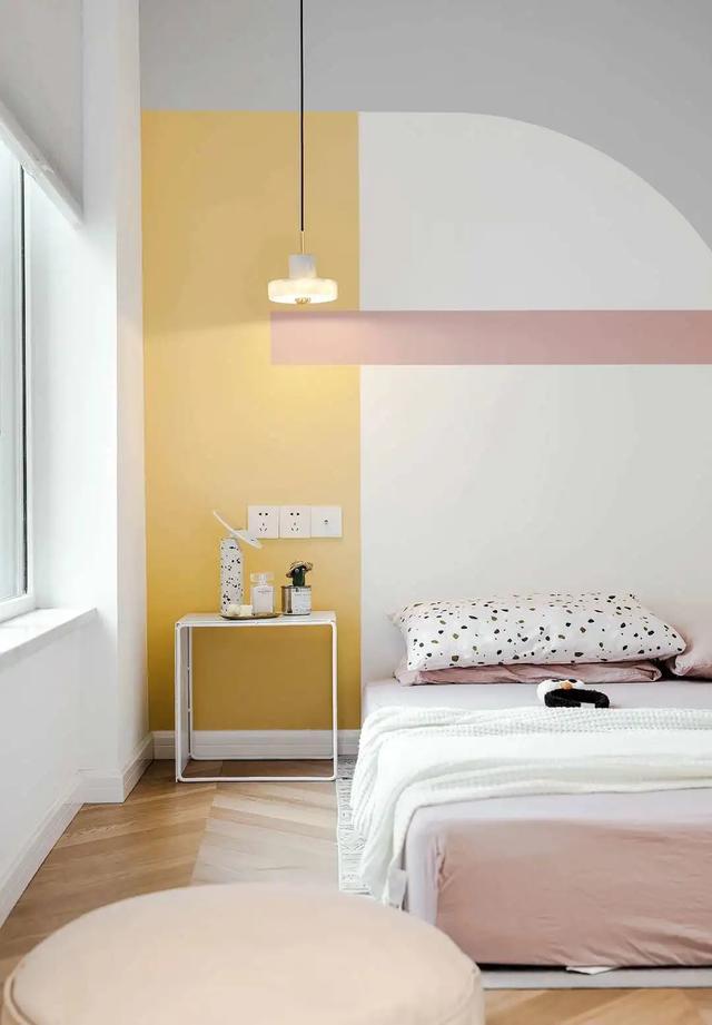 整面大白墙太乏味试试网红分色墙时髦又好看