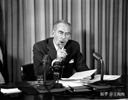 时任肯尼迪总统特别顾问的前国务卿艾奇逊,这样阐述美国为何不