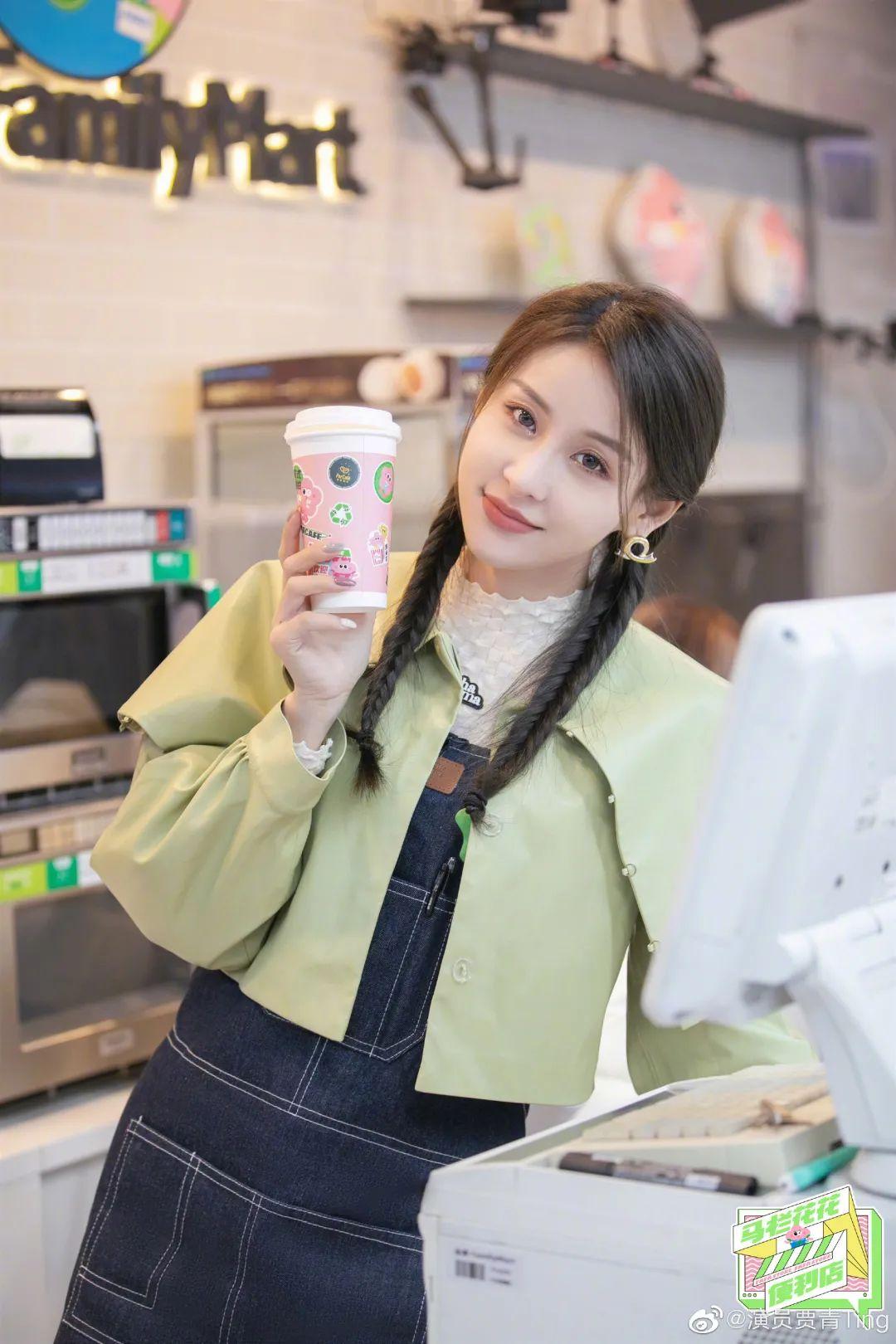 而接下来占据主场的韦雪就太精彩了,在她身上发生了"晋江文学不敢写的