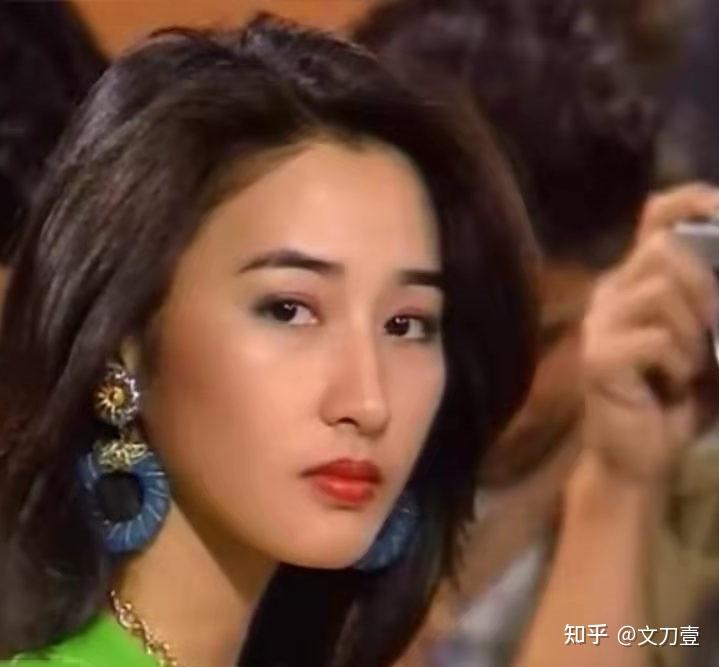 "一代女神"关咏荷:嫁给张家辉生下一女,如今57岁依然美丽