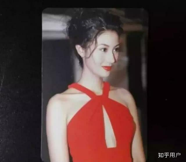 如何评价王祖贤和李嘉欣的长相 你更吃谁的颜