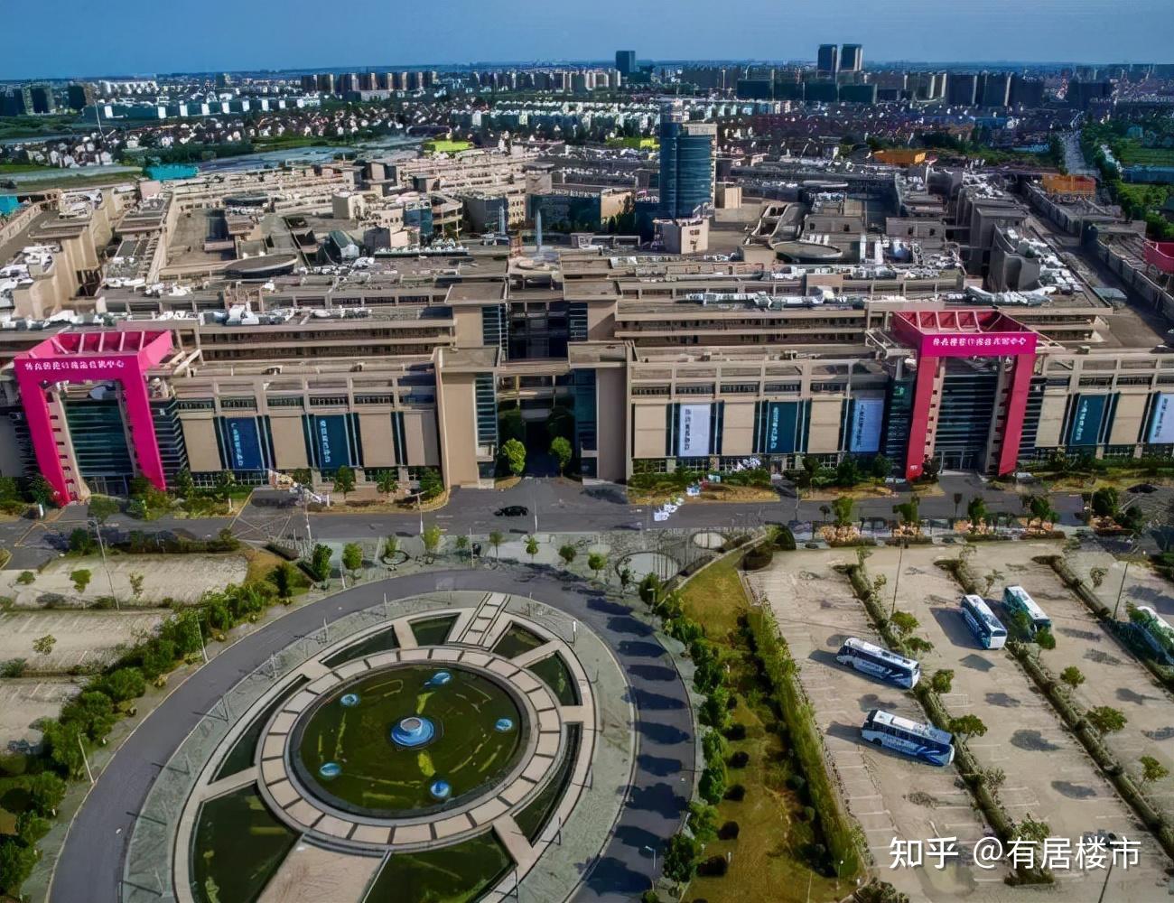 惠南正在把路越走越窄