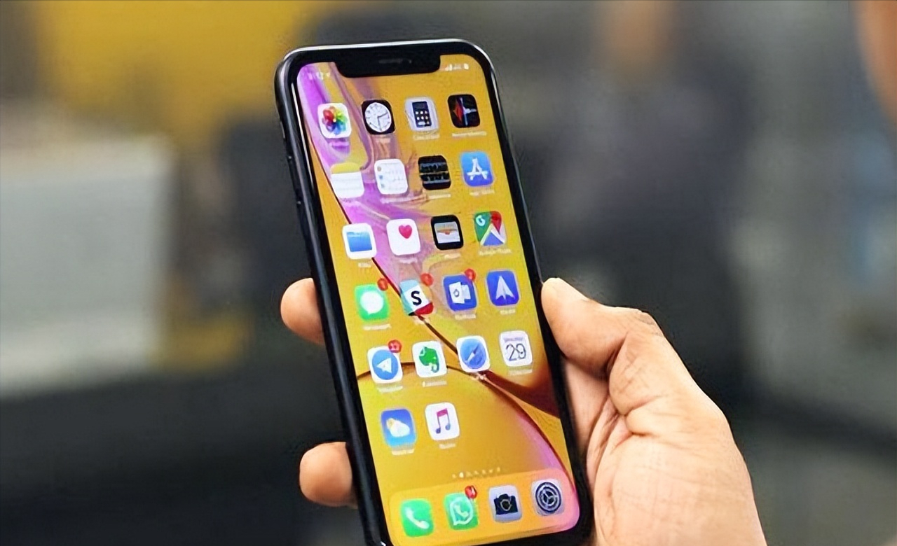 3, 苹果手机刘海屏到了iphone13依然没有取消,有望在iphone14上进行