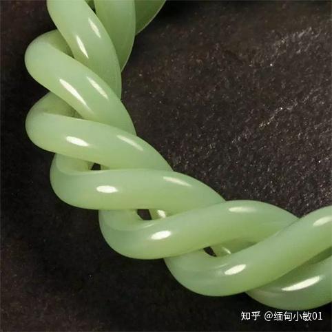 王金高：获得专利的玉雕作品《麻花手镯》《镂空香囊》的创作心得 - 知乎