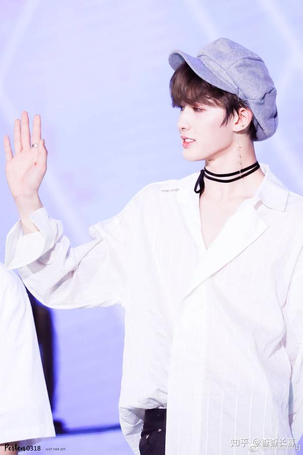 乐华七子队长,nine percent成员: 朱正廷 我知道网上有人说他两长得像