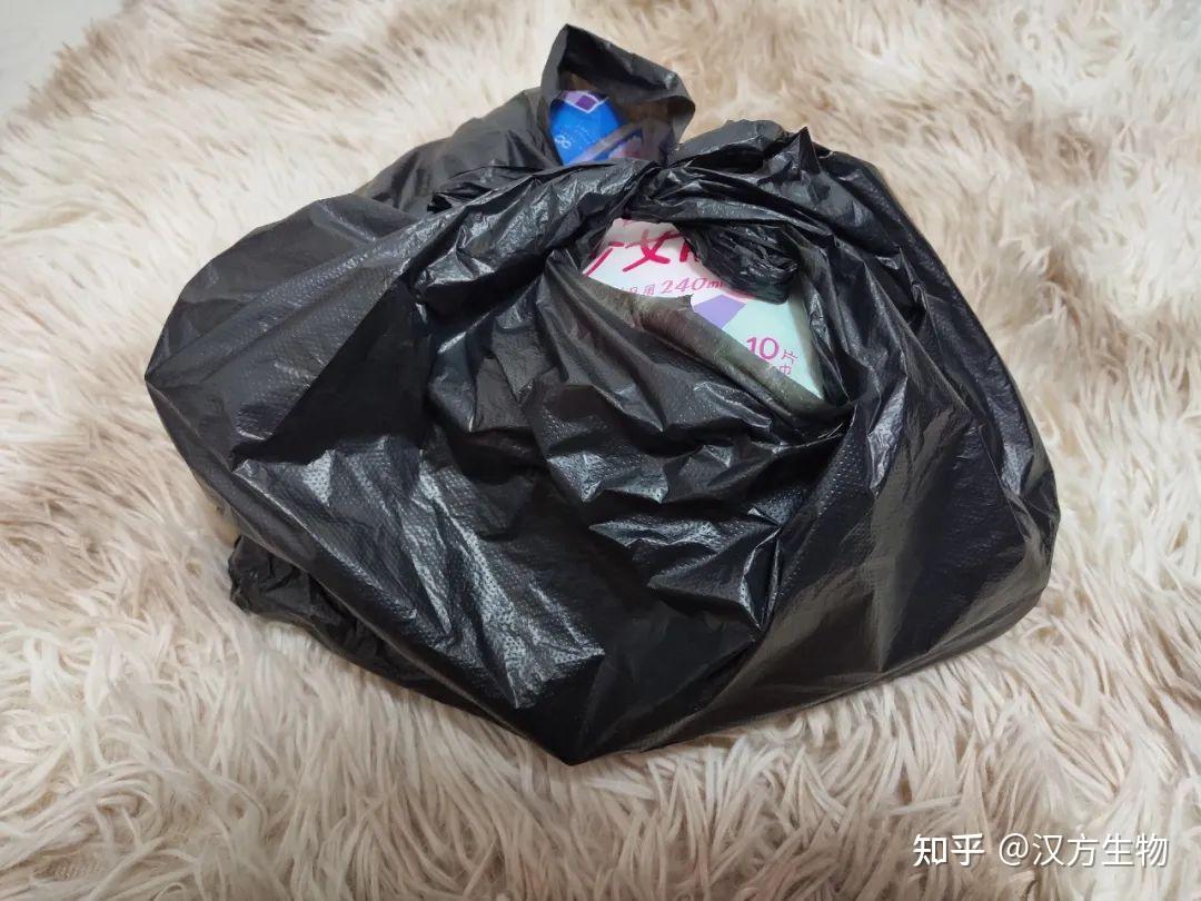 月经:那些装在"黑色塑料袋"里的秘密