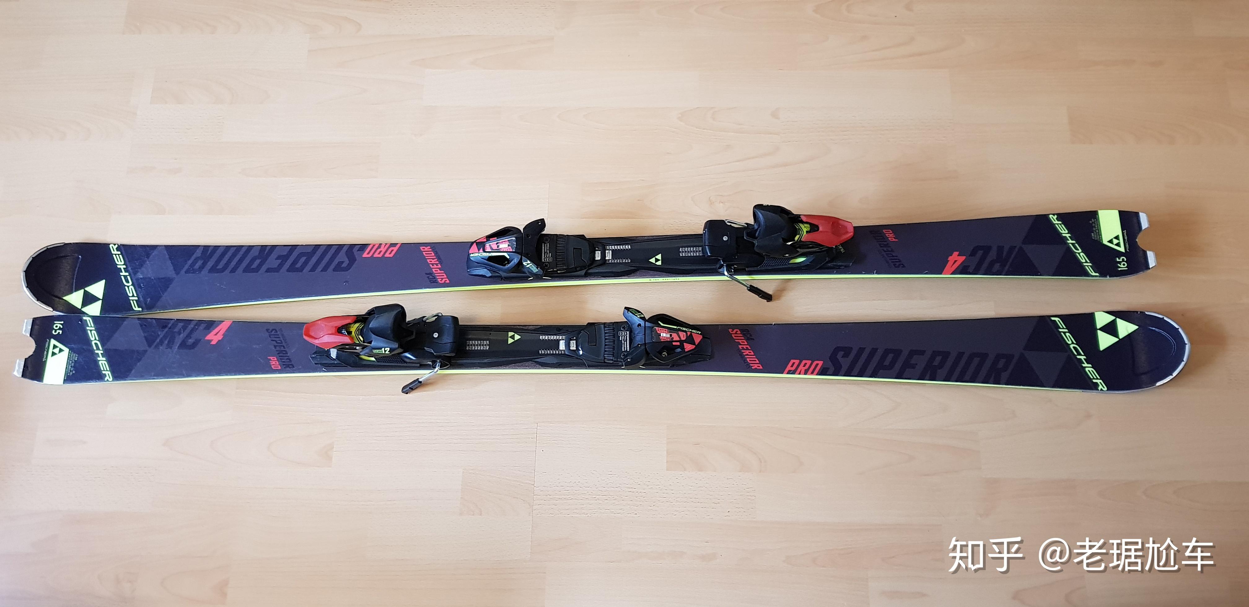 双板滑雪平行式图片