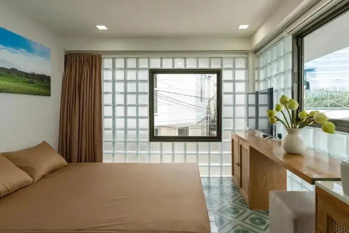 玻璃砖 阳台简直就是设计的绝配,绰约的光影简直是大自然赐予的礼物