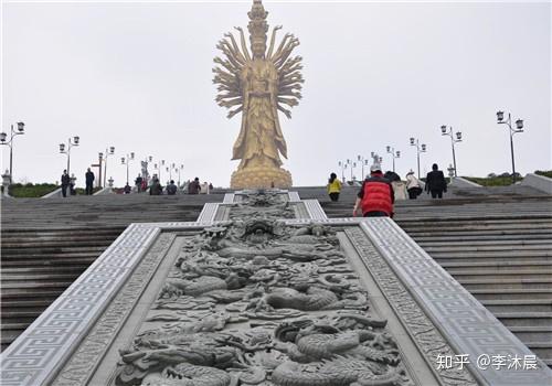 祖塔緊鄰溈山千年古剎密印寺,有靈祐禪師墓塔而得名.