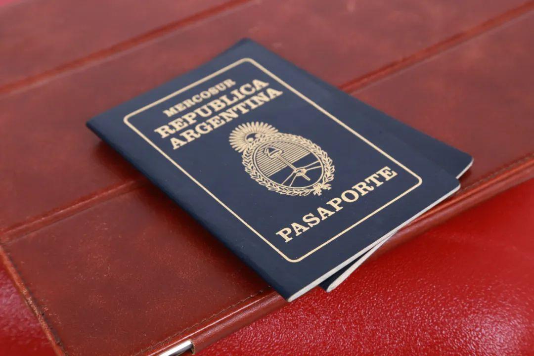 梅西来华落地瓜滞留2小时无法入境只因为他有这国国籍