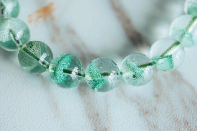 首发于杭州上善晶品珠宝首饰有限公司 设计总监 这两种幽灵水晶来说