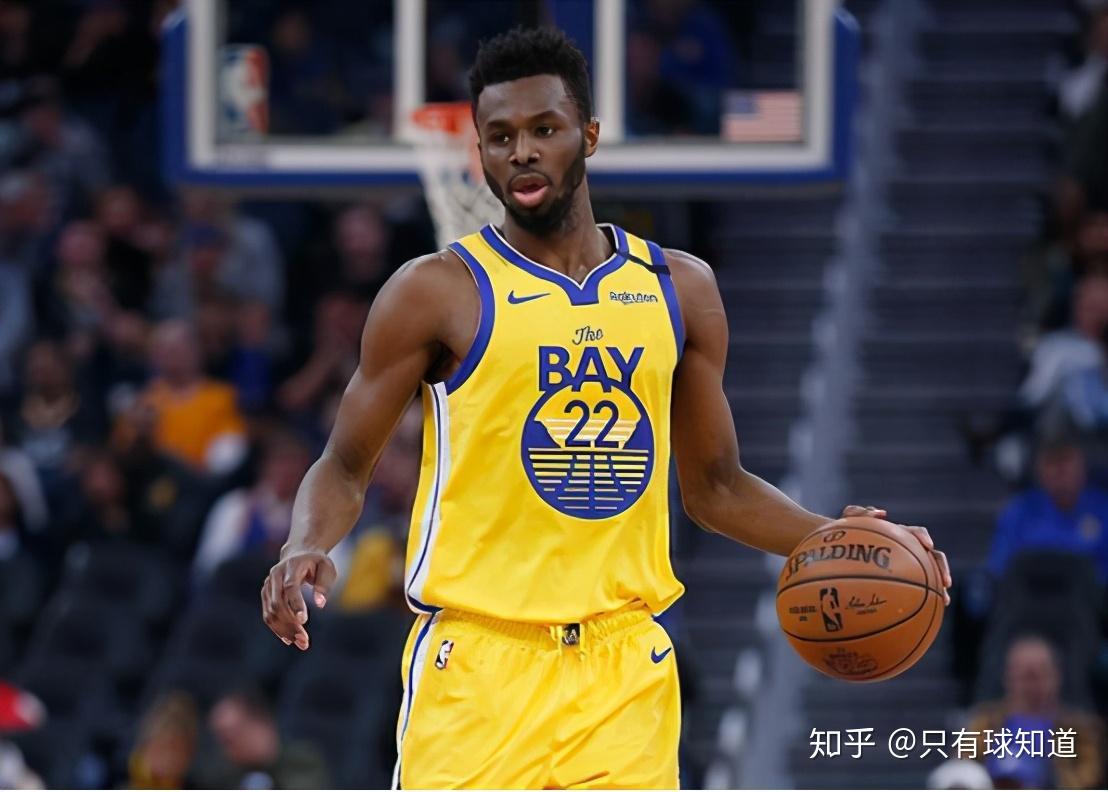 他们虽然当初是按照詹姆斯的模板来培养维金斯,但是后期这个球员几乎