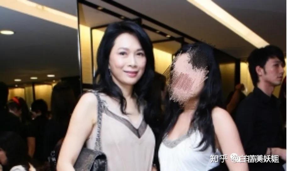 颜宁刚刚生完第三个孩子没过多久,孙道存就抓包再次出轨.