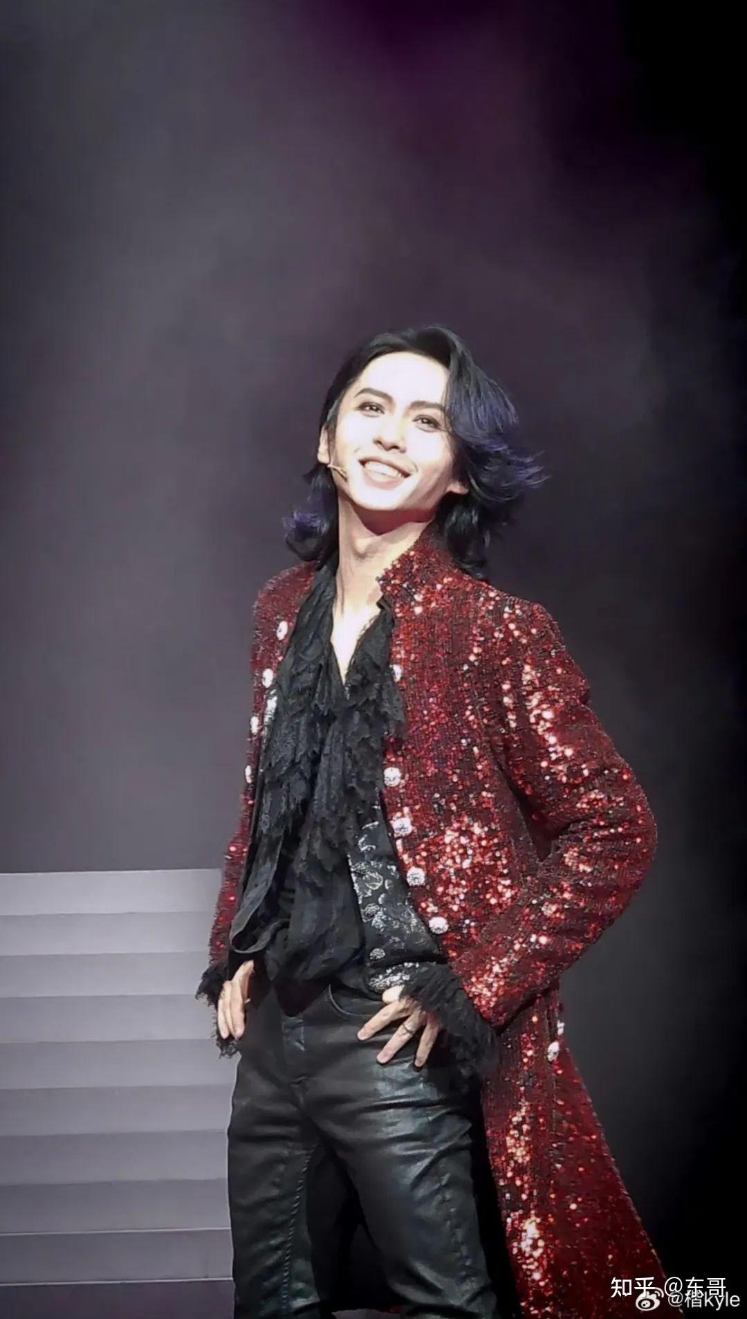 连演13场3小时高燃摇滚音乐剧,张淇"摇滚莫扎特"视听盛宴让人念念不忘