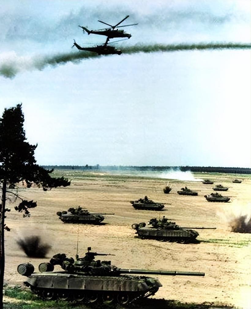 1981年9月,苏联开展代号"西方"的大军演,模拟对西欧纵深进行突袭,演习