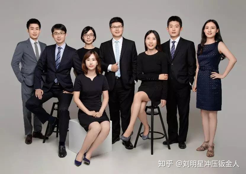 长春,高瑞东,董琦后排从左往右依次为:董琦,高瑞东,韩旭,花长春,张捷