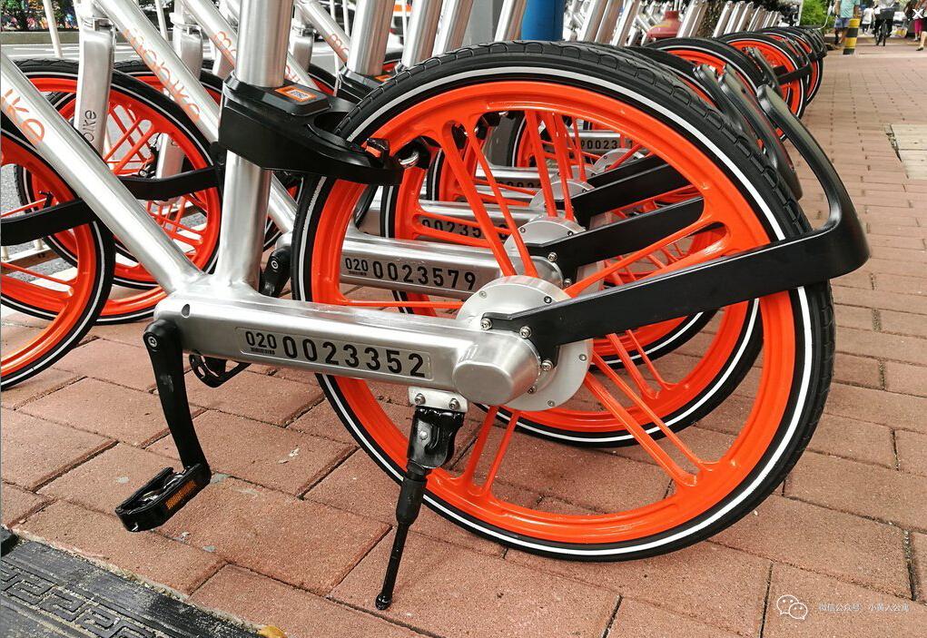 刹车橡皮是单车最容易磨损的部件之一,而摩拜则在设计之初就摒弃了