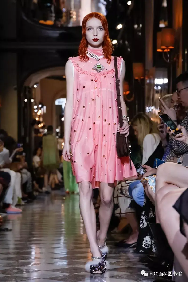 miumiu春夏2020秀场图片