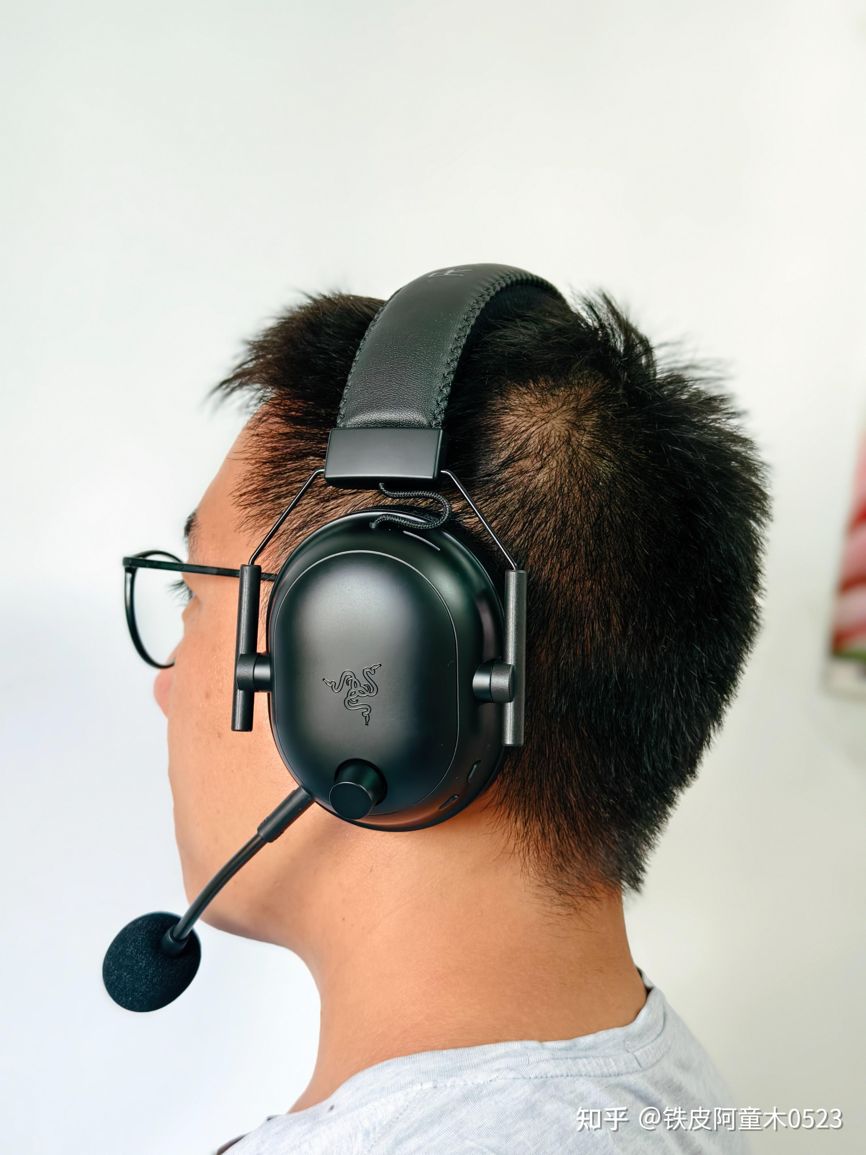 雷蛇旋风黑鲨v2专业版usb-c(2.4g 蓝牙)—ps5电竞玩家的首选耳机