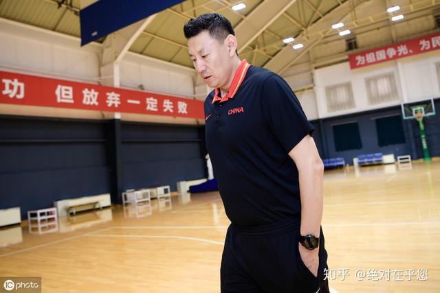 从中国男篮的战术安排来看李楠教练究竟合不合格