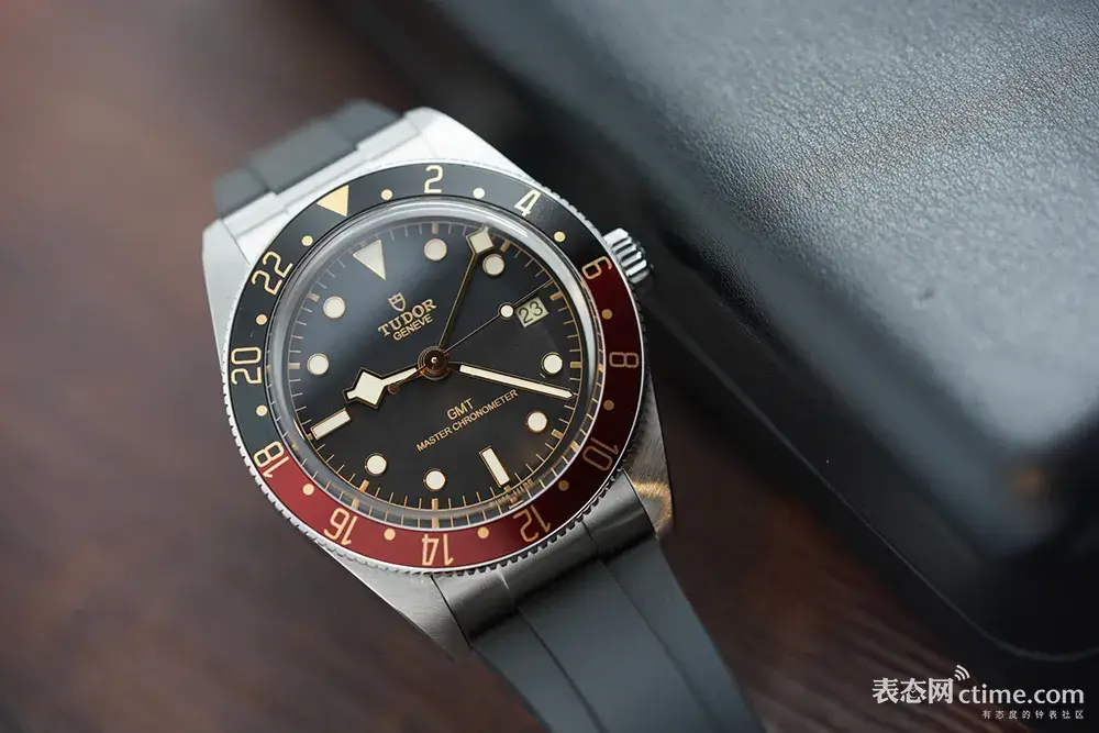 预算1万起论颜值和性价比今年这8块新表普通人绝对可以闭眼入