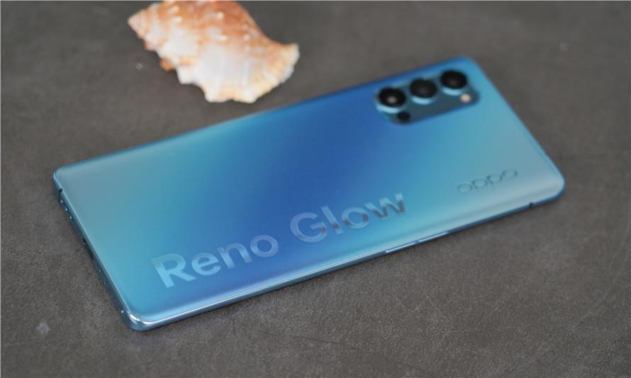 除了背板表層的reno glow晶鑽工藝,oppo reno 4 pro在後蓋顏色上也下