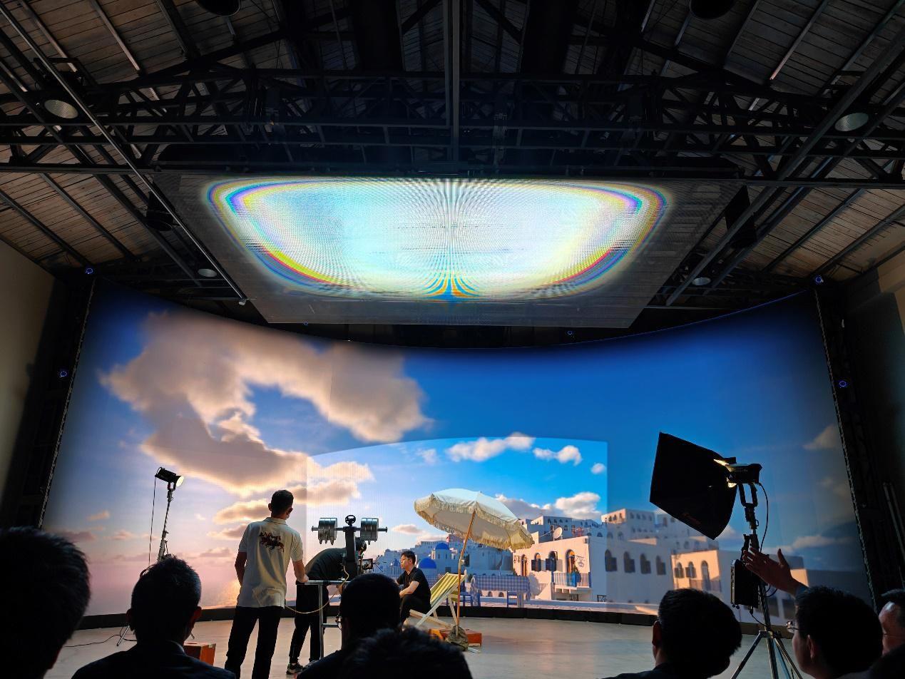 而且拍摄过程中即便有影棚照明和多盏摄影灯的干扰,led屏也能呈现出