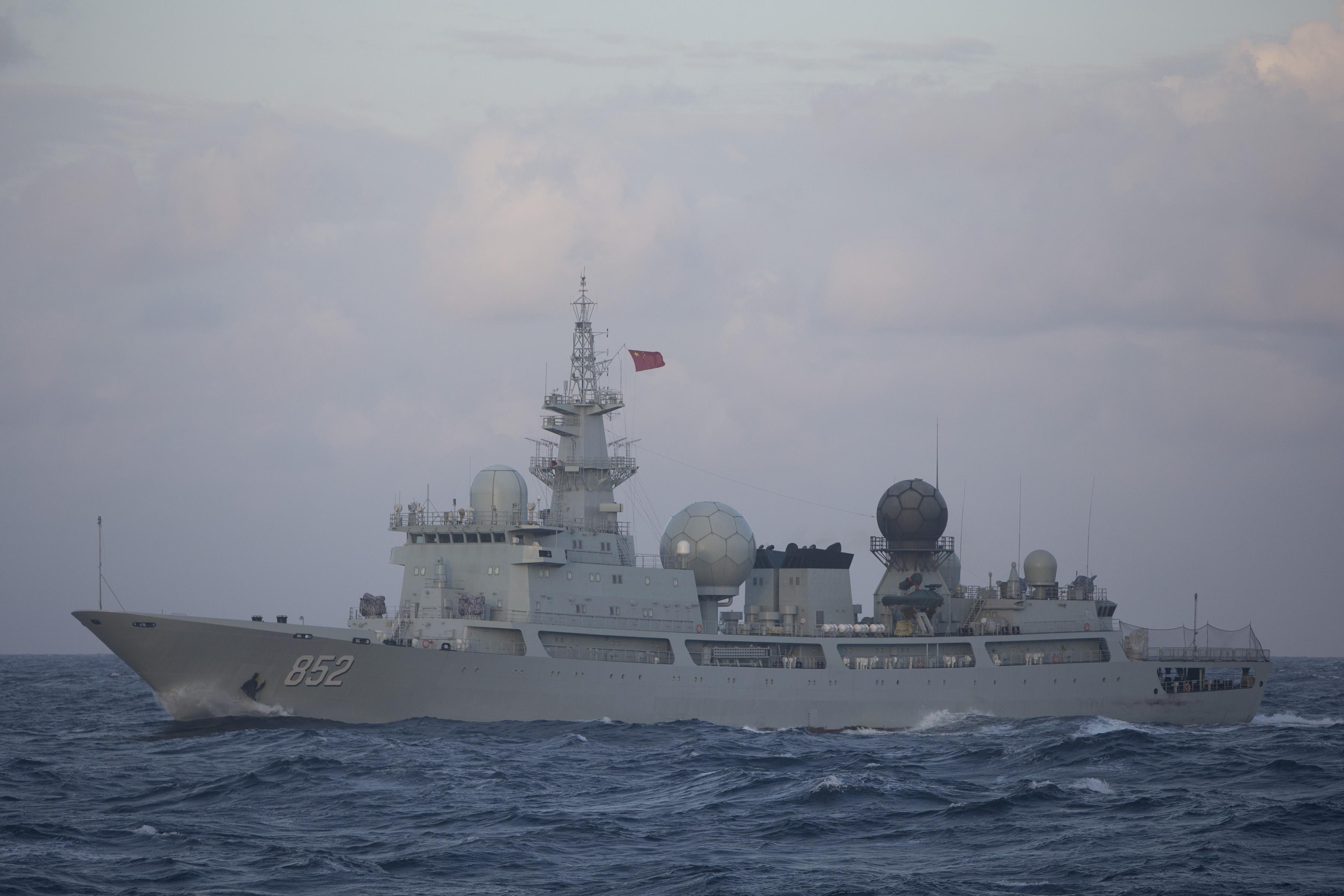 中国新电子侦察船“亮相” 强化信息化作战能力