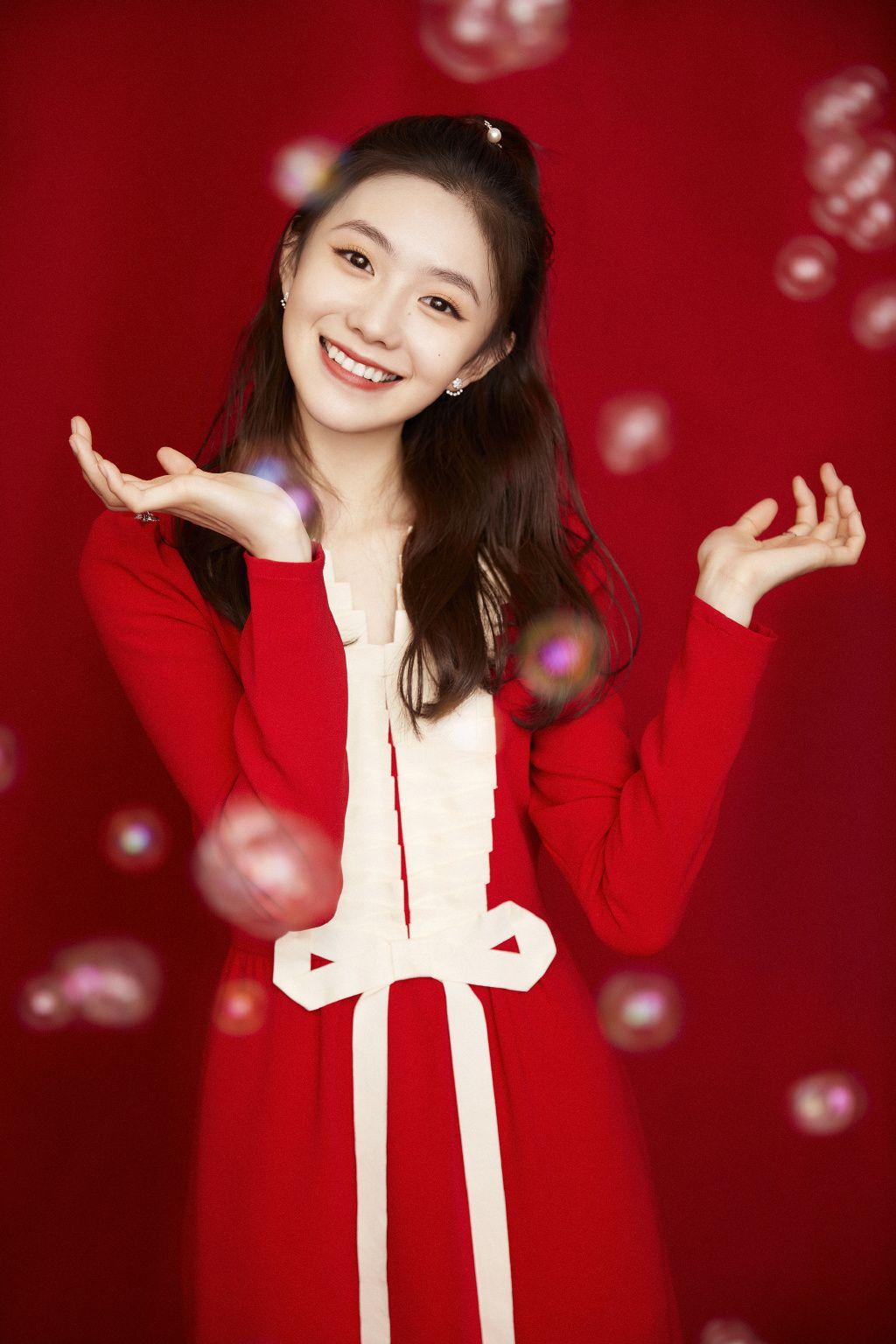 刘浩存盈盈花盛处