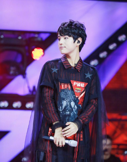 尹毓恪挑战王菲经典再见萤火虫服不服