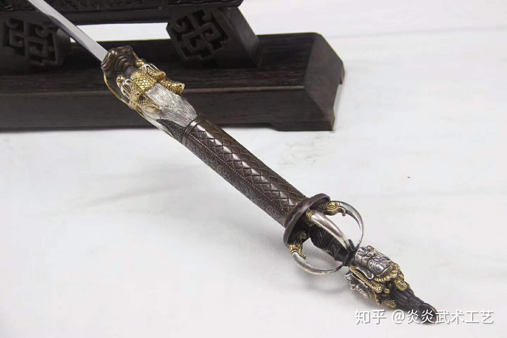 金刚伏魔刃纯铜精雕古法鎏金银百烧花纹钢