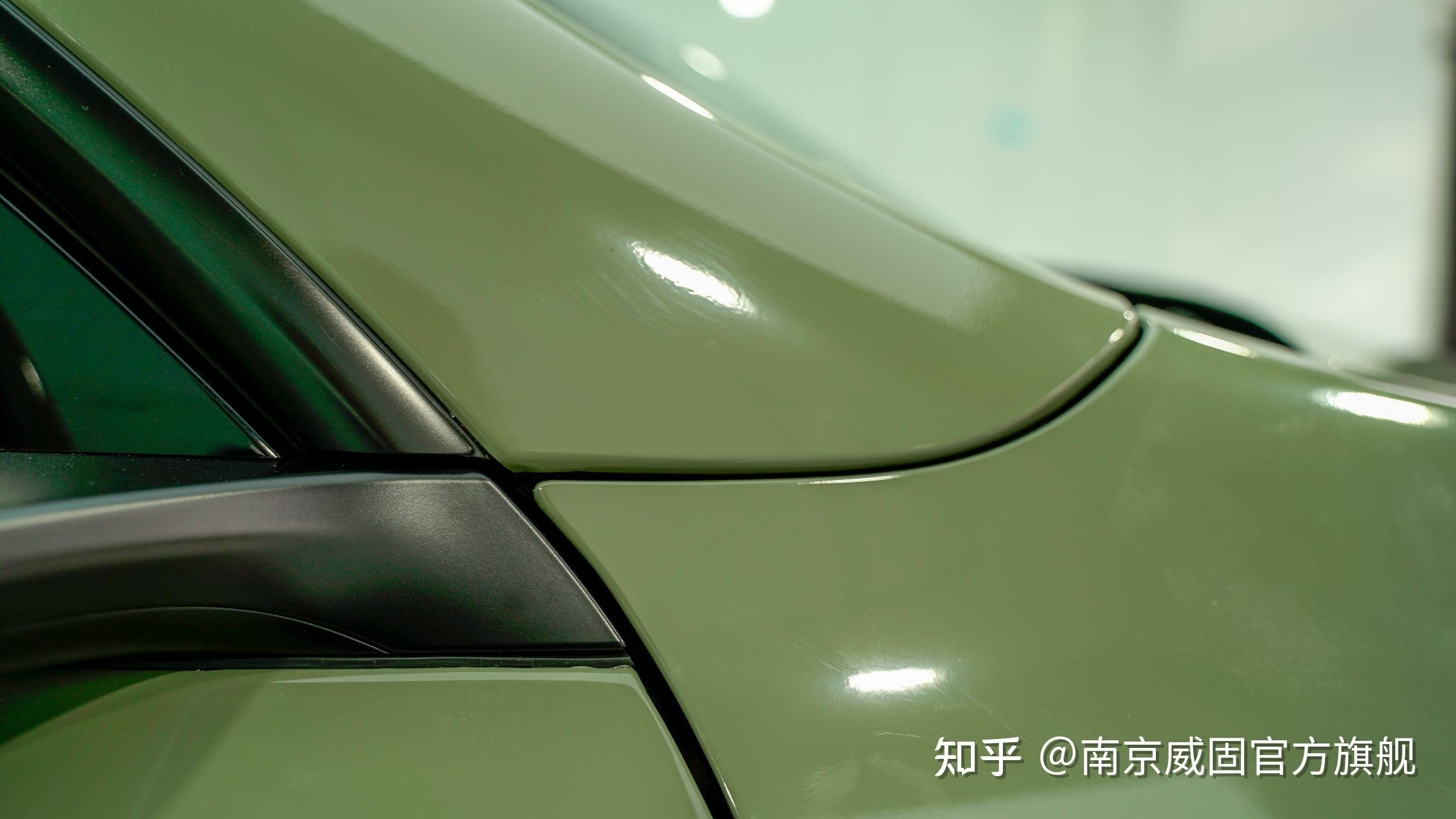 特斯拉modely亮装甲绿改色膜