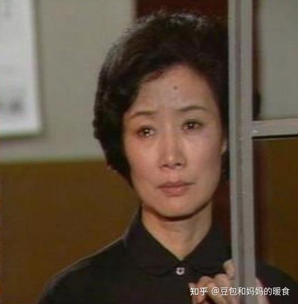 演员吕中:23岁嫁给同学恩爱一生,如今儿子儿媳是她的骄傲 - 知乎