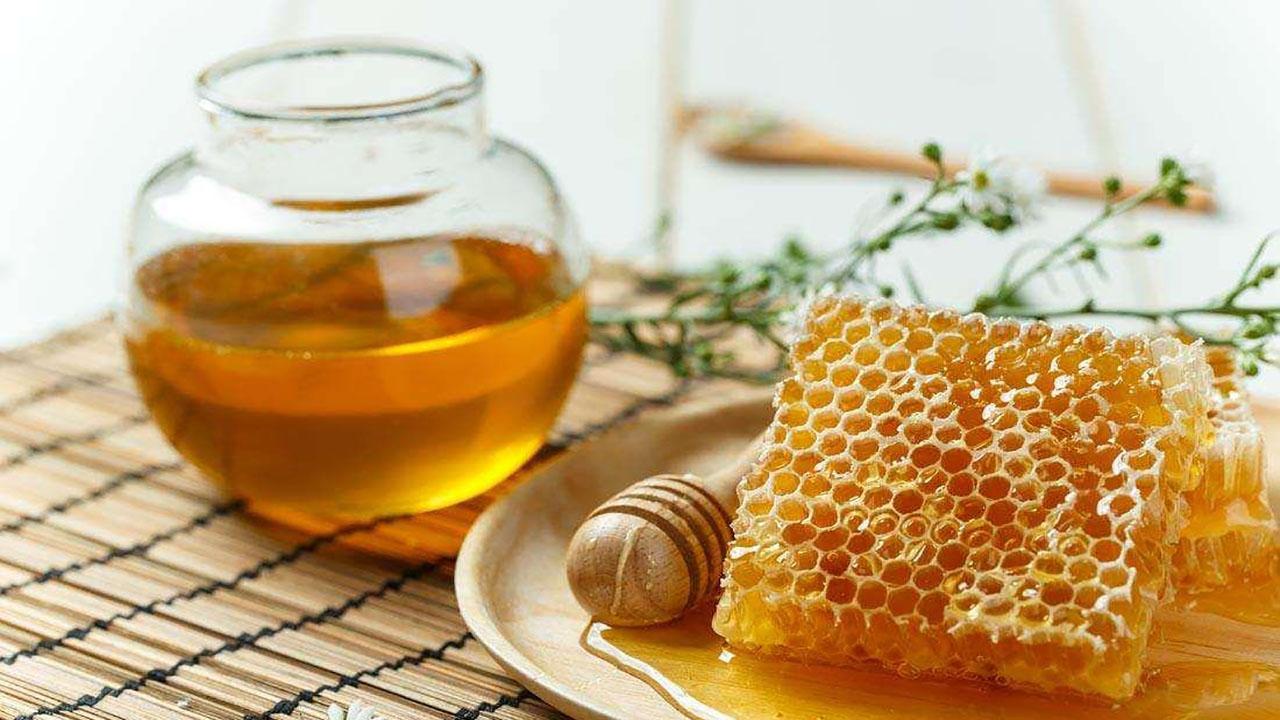 蜂蜜治咽喉炎的方法有用吗 蜂蜜水怎样治慢性咽炎 口含蜂蜜治好了我的咽炎 知乎