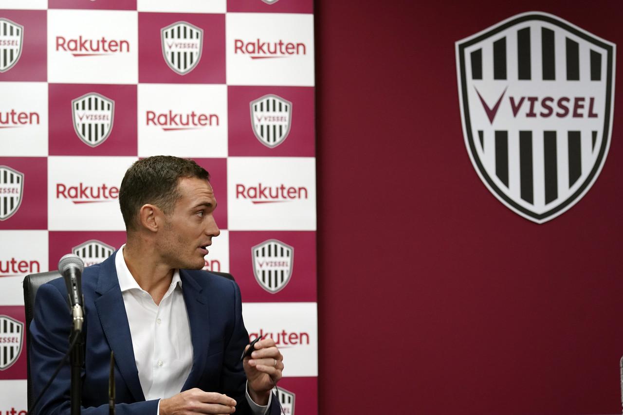 直播吧2月10日讯 伊涅斯塔,维尔马伦效力的神户胜利船上周末通过点球