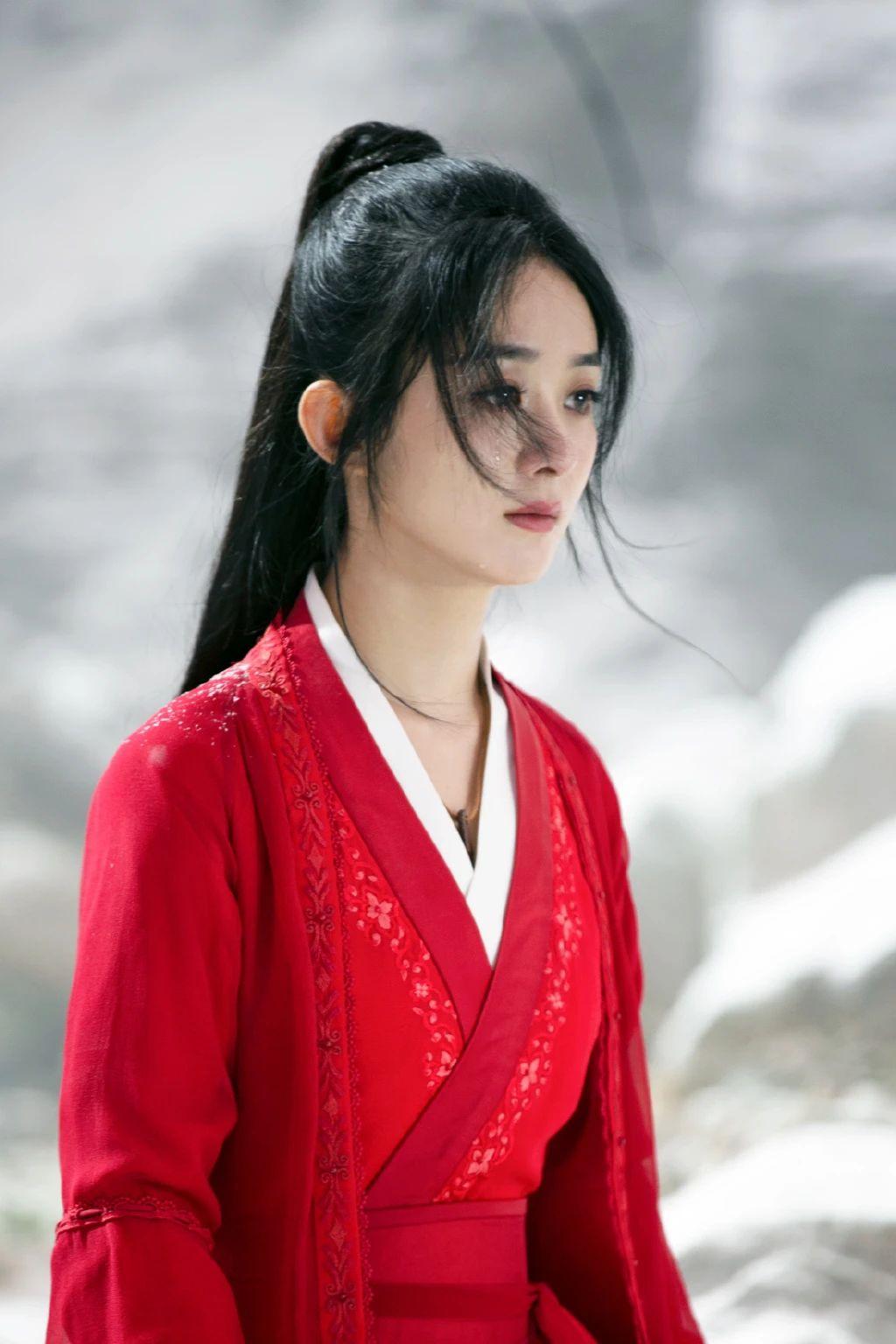 赵丽颖壁纸:身着一袭红衣令人惊艳,举手投足间衣袂翩翩
