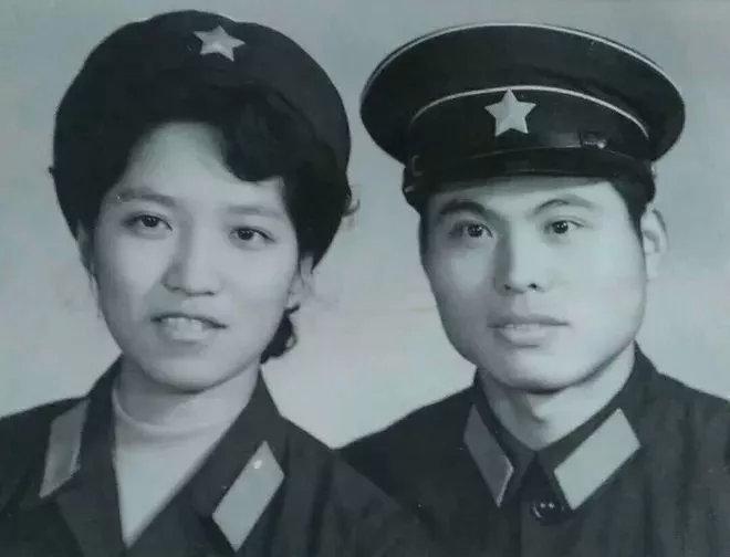 近日他在接受笔者专访时表示,父亲1942年参加八路军,作为海军军官离休