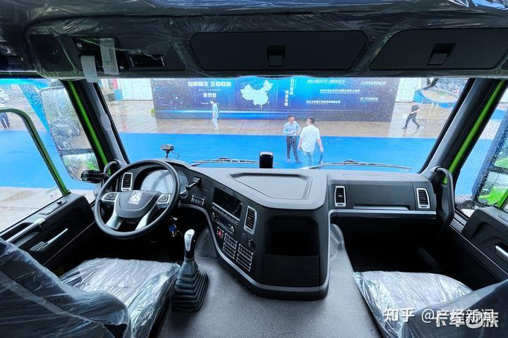 3268万起售豪沃v7x自卸车登场性能强悍赚钱利器