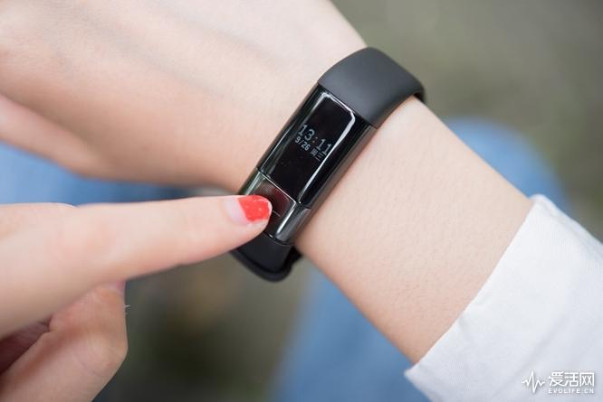 现在的手环也做不出什么新花样,米动健康手环1s也秉承了小米手环2的