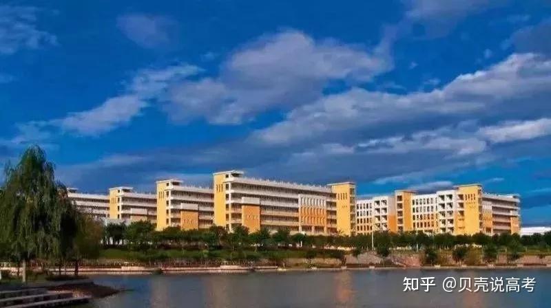 大學廣州醫科大學番禺校區的宿舍也備有空調可以出冷氣和暖氣簡而言之